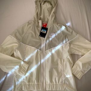 Nike Women's Windrunner Jacket Sz M (New w/Tags)